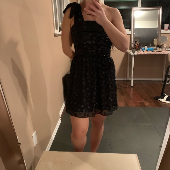 Divided dress - Picture 2 of 4